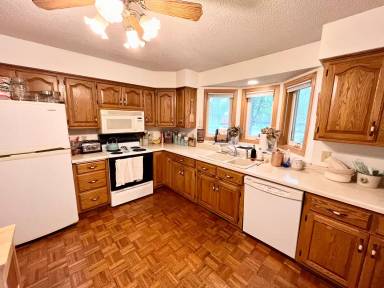 Main picture of 12613 Scharber St