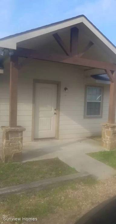 Main picture of 206 208 210 Jones