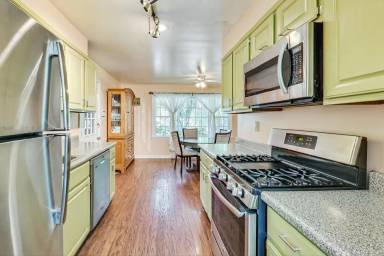 Main picture of 806 Hope Ct