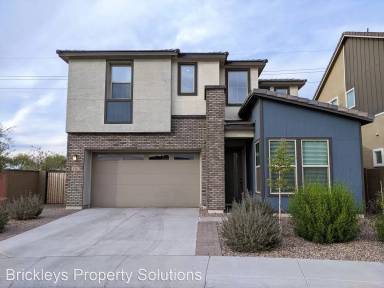 Main picture of 770 W Derringer Way