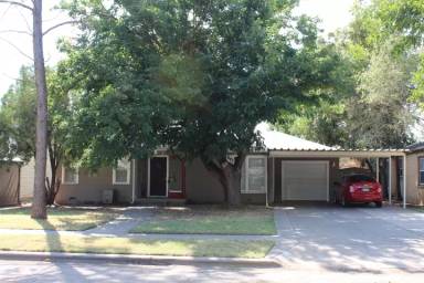 Main picture of 2601 33rd St