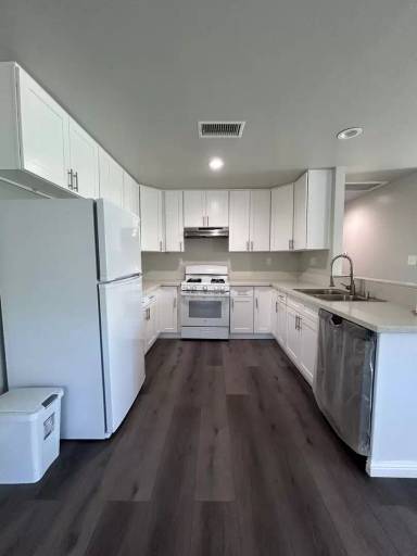 Main picture of 14437 Mar Vista St