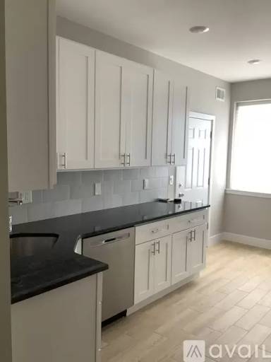 Main picture of 2111 W Seybert St