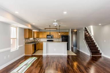 Main picture of 1829 Providence St NE