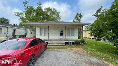 Main picture of 107 Poplar St