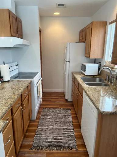 Main picture of 6765 Zephyr St
