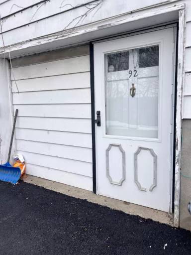 Main picture of 92 Shaker Rd