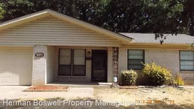 Main picture of 1109 W Tucker Blvd