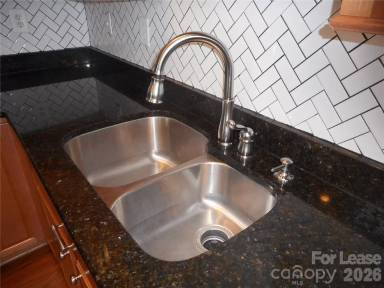 Main picture of 7704 Sweet Fern Way