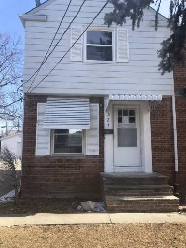 Main picture of 403 E 250th St
