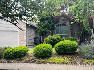 Main picture of 3059 NE Buel Dr