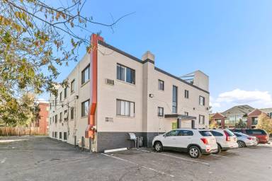 Main picture of 560 Dayton St