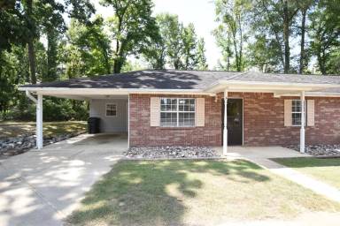 Main picture of 1796 Shady Grove Rd
