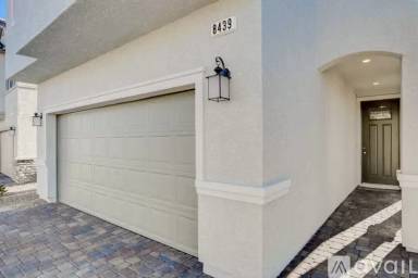Main picture of 8439 Vacarez Dr