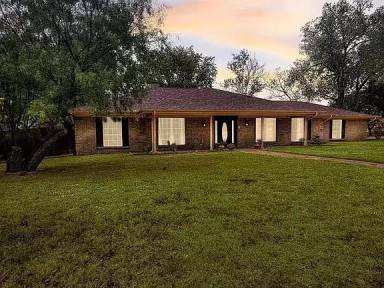 Main picture of 5621 Oakmont Ln