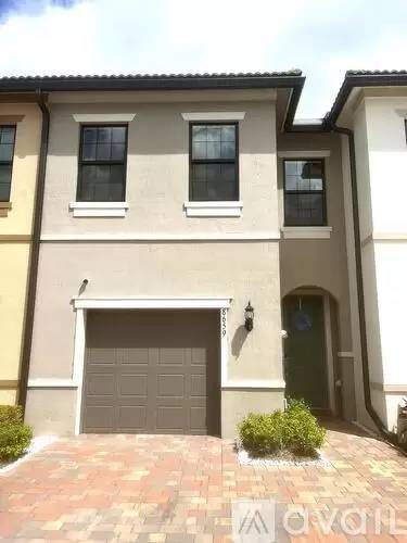 Main picture of 8659 Escue St
