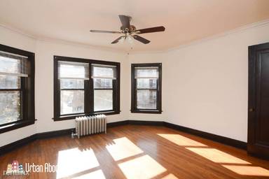 Main picture of 2538 W Sunnyside Ave