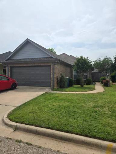 Main picture of 704 Harbour Town Dr
