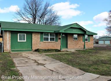 Main picture of 901 SW 3rd St