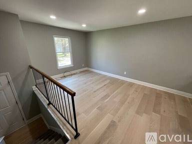 Main picture of 10132 W 84th St