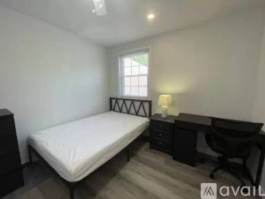 Main picture of 4199 University Dr