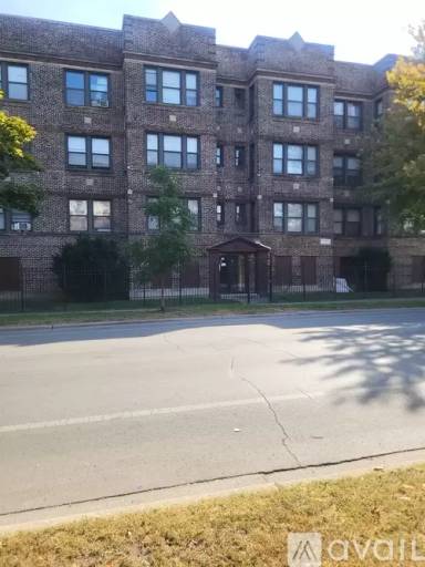 Main picture of 4757 W Marquette Rd