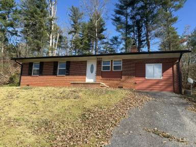 Main picture of 820 Mills Gap Rd