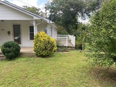 Main picture of 505 Howard Pl