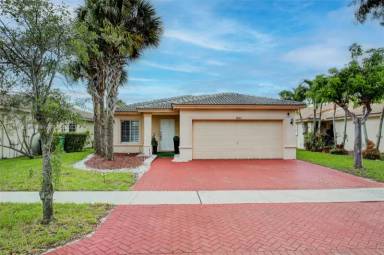Main picture of 4625 SW 125th Ln