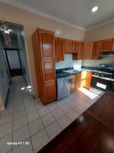 Main picture of 253 Bowers St