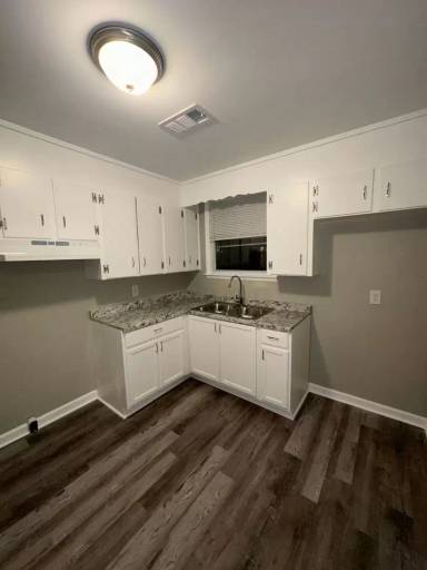 Main picture of 725 Kent Dr