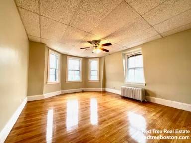 Main picture of 660 Main St