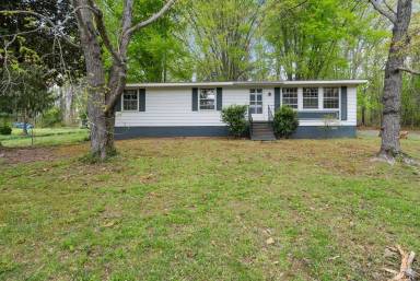 Main picture of 272 Watkins Dr