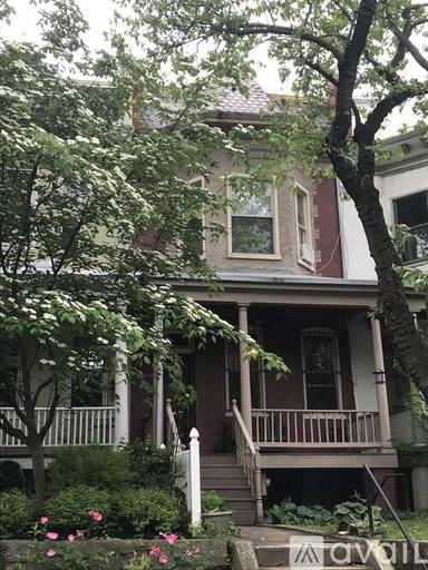 Main picture of 3441 Oakwood Ter NW