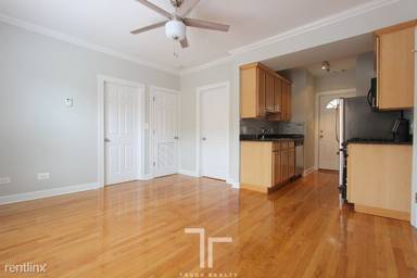 Main picture of 628-34 W Roscoe St