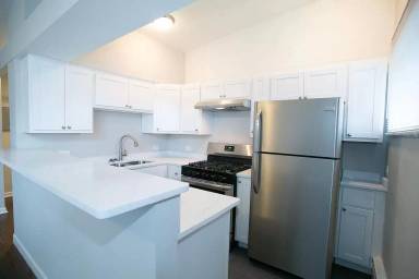 Main picture of 24 E Washington Ave