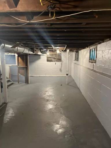 Main picture of 11009 Gay Ave