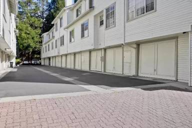 Main picture of 975 Belmont Ter