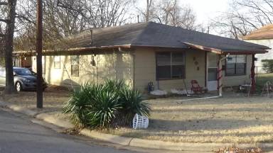Main picture of 903 7th St NE