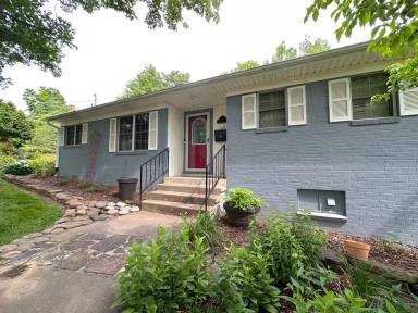 Main picture of 1 W Prospect St