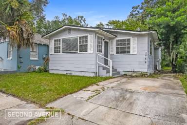Main picture of 1550 W 2nd St