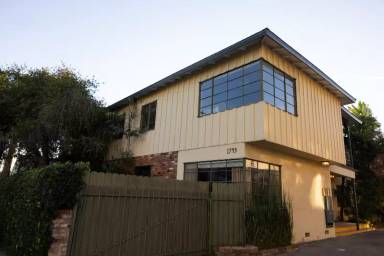 Main picture of 1745 N Mariposa Ave