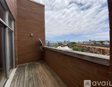 Main picture of 1800 N Milwaukee Ave