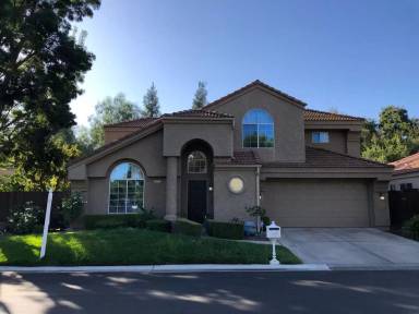 Main picture of 1023 E Freedom Ave