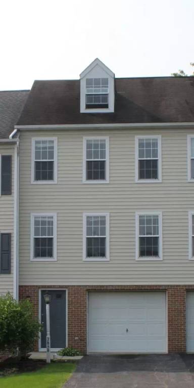 Main picture of 2858 Woodmont Dr