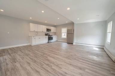 Main picture of 12 Union Ave