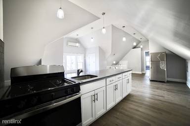 Main picture of 152 W 32nd St
