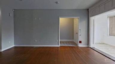 Main picture of 6032 Walnut St