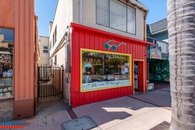 Main picture of 211 Capitola Ave