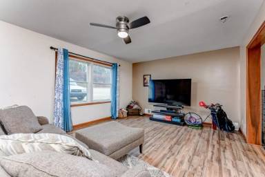Main picture of 9 Riddle Ct